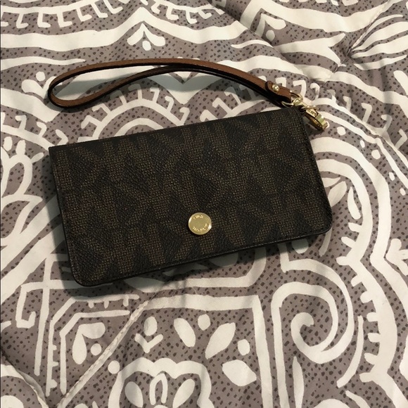 Michael Kors Brown Jet Set Travel Wristlet - Picture 1 of 4